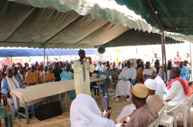 Senegal'de 700 kişinin Müslüman olduğu köy camisine kavuştu