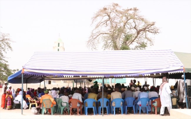 Senegal'de 700 kişinin Müslüman olduğu köy camisine kavuştu