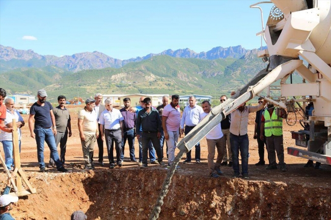 Tunceli'de temeli atılan dördüncü tekstil fabrikasının istihdamı artırması bekleniyor
