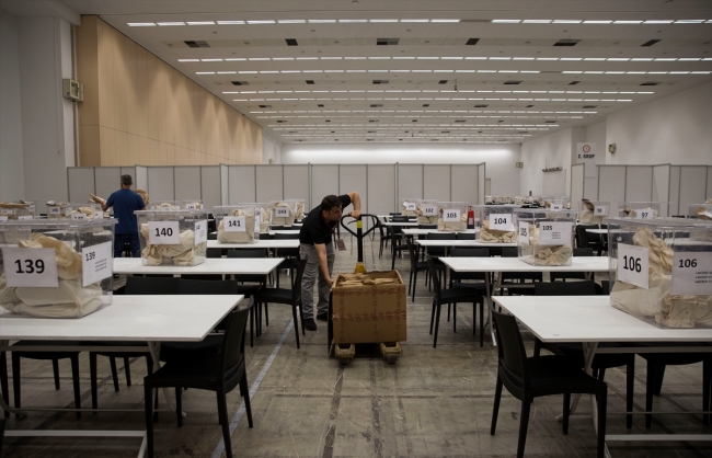 Yurt dışı oylar sayım için hazır