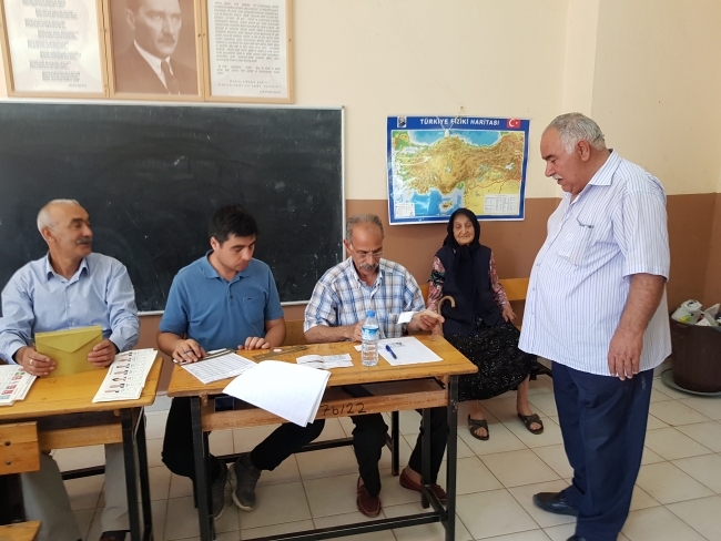 117 yaşında sandığa gitti