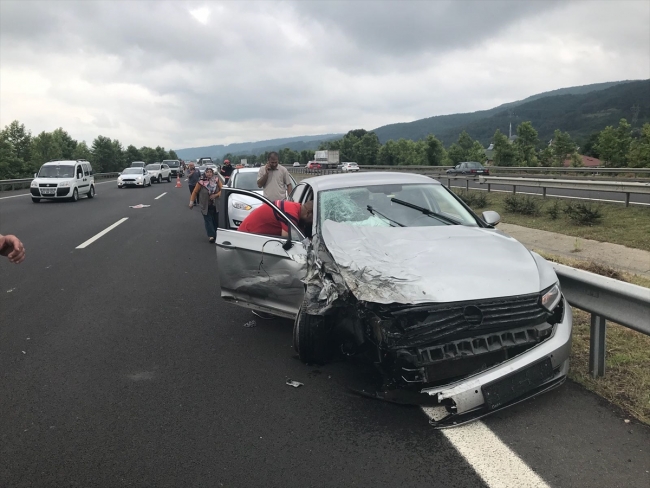 Anadolu Otoyolu'nda trafik kazası: 1 ölü, 8 yaralı