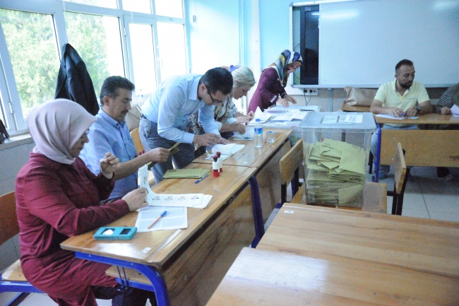 Türkiye sandık başına gitti