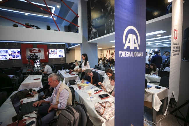 Yabancı gazetecilerden seçimlere yoğun ilgi