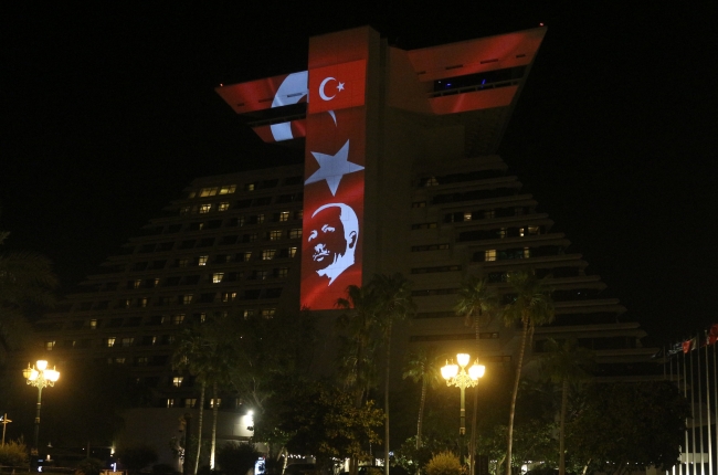 Seçim sonuçları dünyanın dört bir yanında kutlanıyor