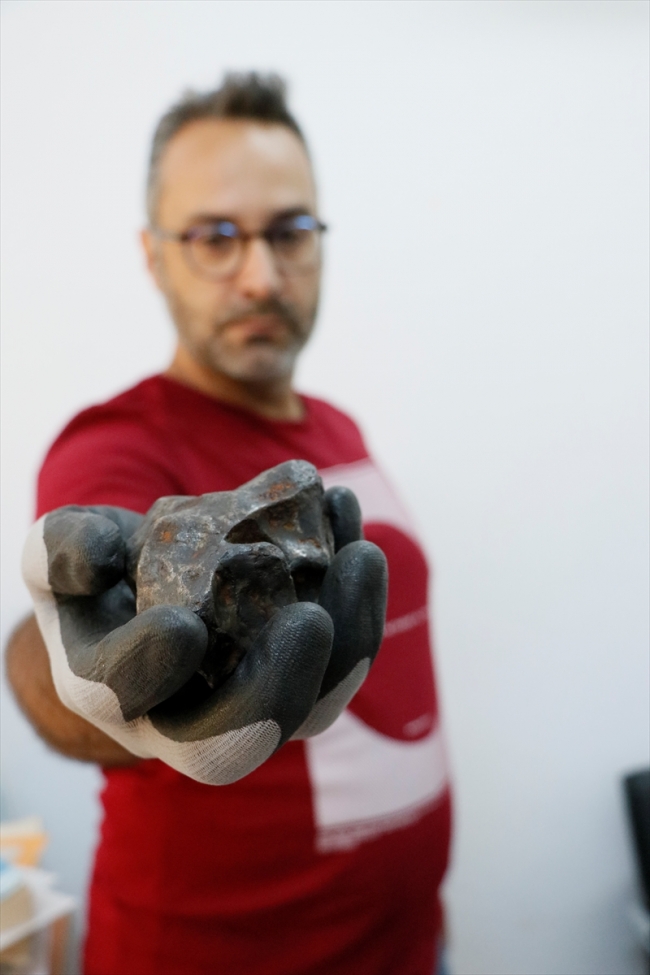 Bingöl Sarıçiçek köyüne düşen gök taşı, umut kapısı oldu