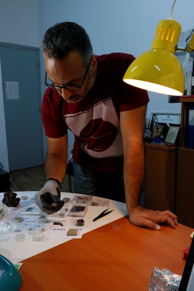 Bingöl Sarıçiçek köyüne düşen gök taşı, umut kapısı oldu