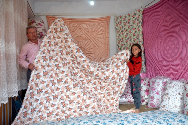 Akseki'de yorgancılığın son temsilcisi mesleğini sürdürüyor