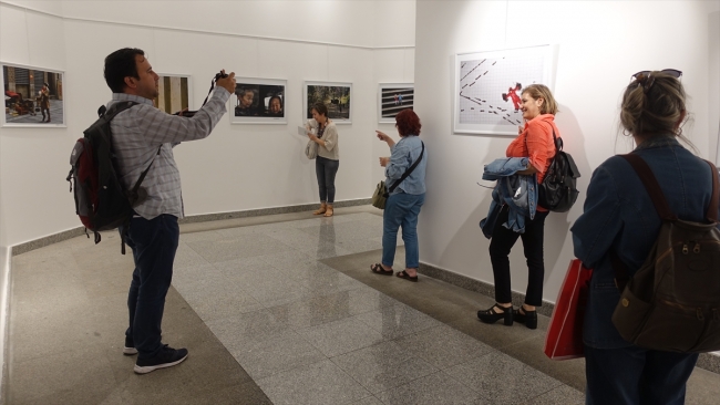 "Dünya Çocukları" fotoğraf sergisi İstanbul'da açıldı