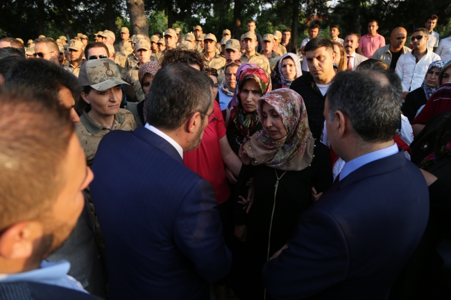 Şehit İsa Özkan ve Fatih Güngör için Kahramanmaraş'ta askeri tören düzenlendi