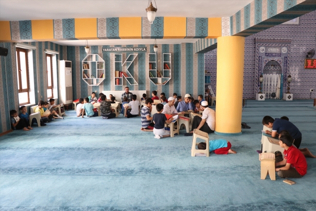 Doğu'da camiler çocuk sesleriyle şenlendi