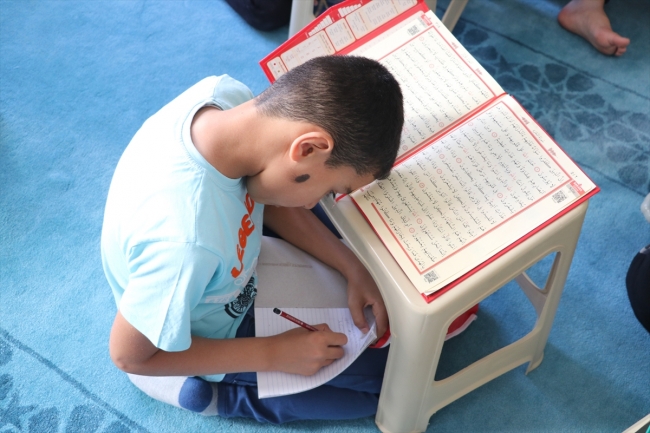 Doğu'da camiler çocuk sesleriyle şenlendi