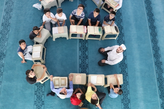 Doğu'da camiler çocuk sesleriyle şenlendi