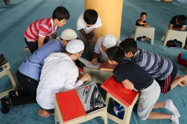 Doğu'da camiler çocuk sesleriyle şenlendi