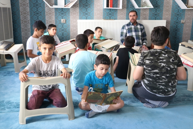 Doğu'da camiler çocuk sesleriyle şenlendi