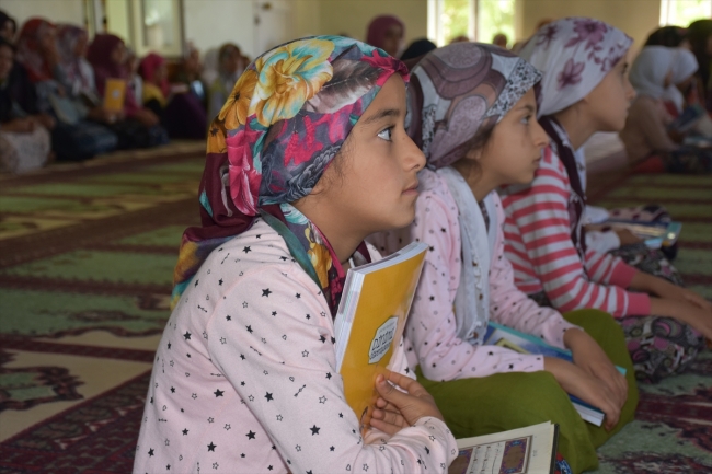 Doğu'da camiler çocuk sesleriyle şenlendi