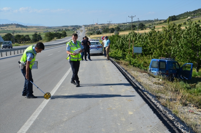 Karaman'da askeri araç şarampole düştü: 2 yaralı