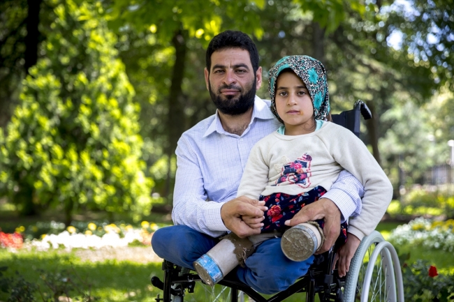 Türk Kızılayı Maya ve babasına umut oldu