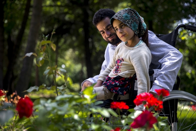 Türk Kızılayı Maya ve babasına umut oldu