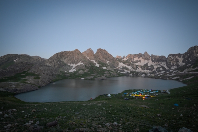 Teröristlerden temizlenen Sat Buzul Gölleri’nde festival