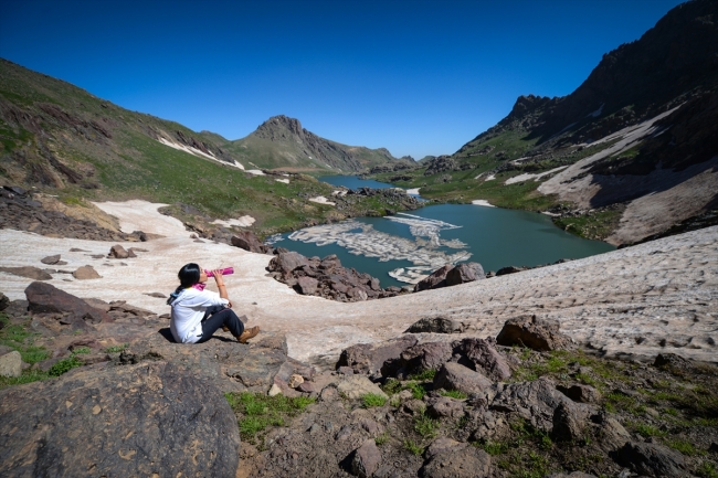 Teröristlerden temizlenen Sat Buzul Gölleri’nde festival
