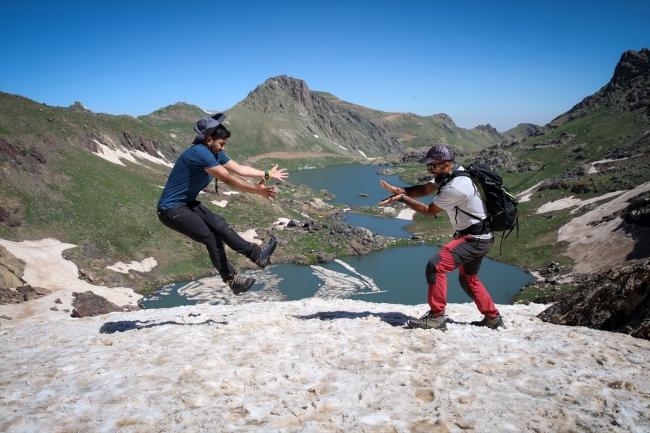 Teröristlerden temizlenen Sat Buzul Gölleri’nde festival