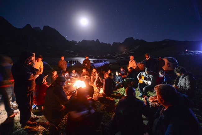 Teröristlerden temizlenen Sat Buzul Gölleri’nde festival