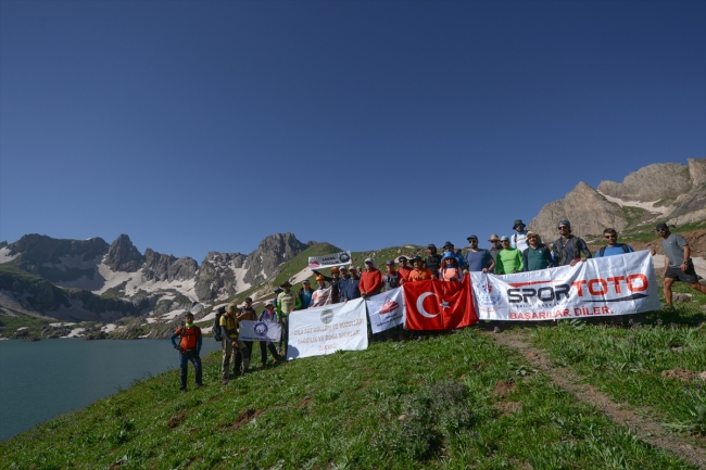 Teröristlerden temizlenen Sat Buzul Gölleri’nde festival