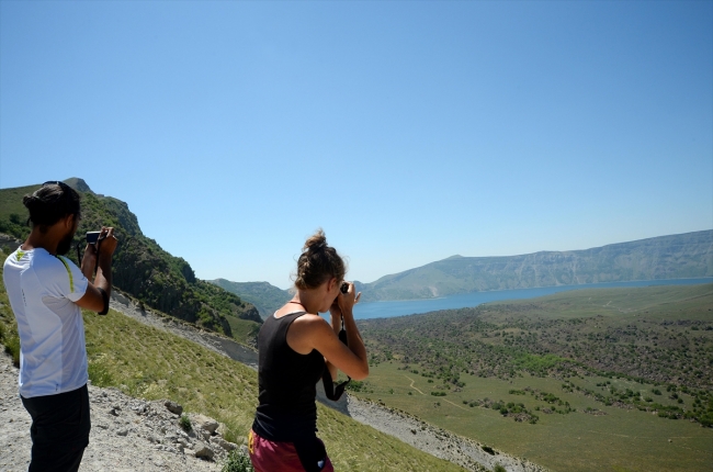 El değmemiş doğasıyla Nemrut Krater Gölü