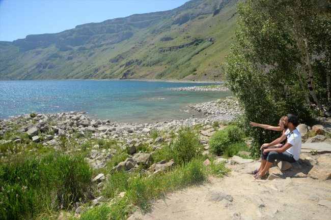 El değmemiş doğasıyla Nemrut Krater Gölü