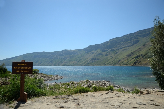 El değmemiş doğasıyla Nemrut Krater Gölü