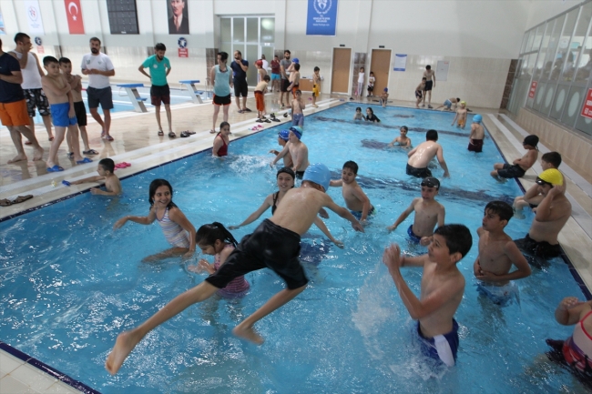 Hakkari yarı olimpik yüzme havuzuna kavuştu