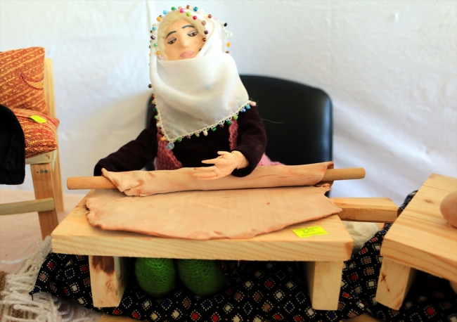 Kitre bebekler kadınların ellerinde hayat buluyor