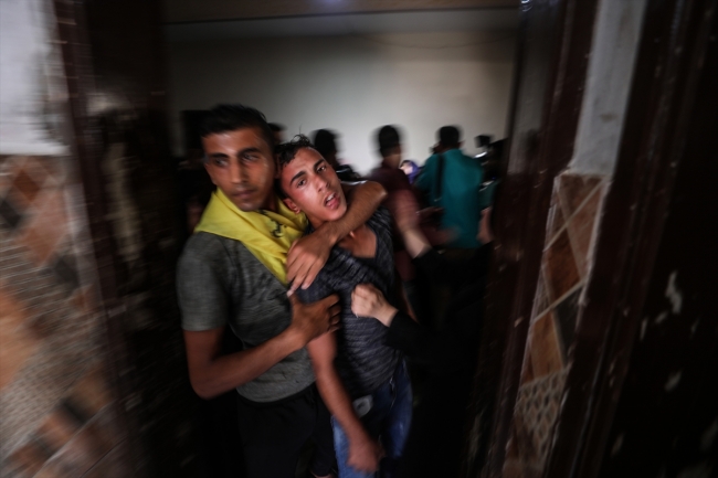 İsrail askerlerinin şehit ettiği Filistinli toprağa verildi