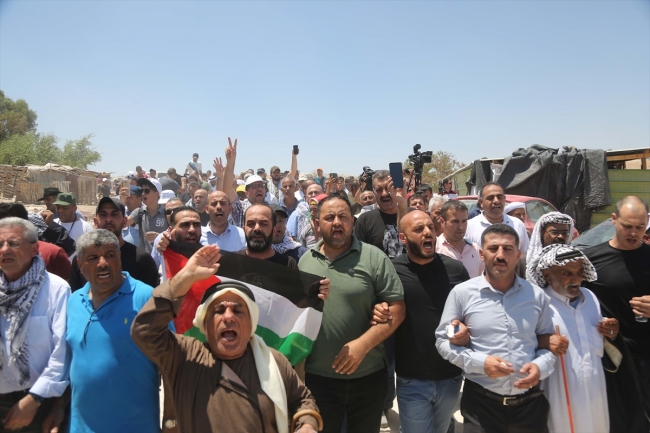 Yüzlerce Filistinli cuma namazını Han el-Ahmer'de kıldı