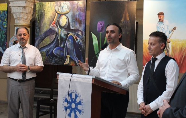 İstanbul'da "Gökkuşağı" sergisi açıldı