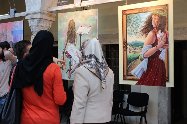 İstanbul'da "Gökkuşağı" sergisi açıldı