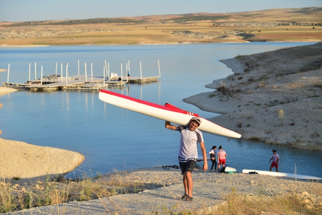 Bozovalı çocuklar kanoda önemli başarılar elde ediyor
