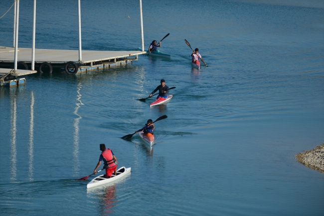 Bozovalı çocuklar kanoda önemli başarılar elde ediyor