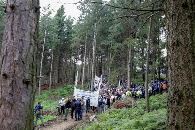 Srebrenitsa'ya "Barış Yürüyüşü" başladı