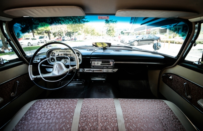 "Son Başbakan"ın kullandığı otomobile gözü gibi bakıyor