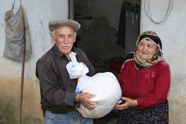 200 yıllık değirmenin çarkını 70 yıldır birlikte döndürüyorlar
