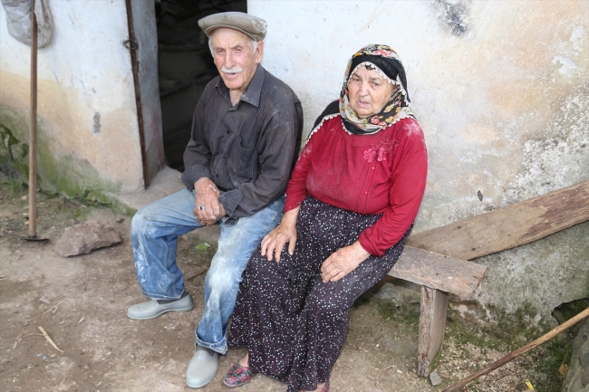 200 yıllık değirmenin çarkını 70 yıldır birlikte döndürüyorlar