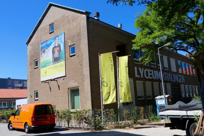 Hollanda'da FETÖ okulları tutunamıyor