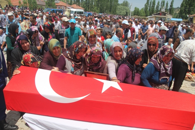 Şehit Uzman Çavuş Ali Cevizci son yolculuğuna uğurladı