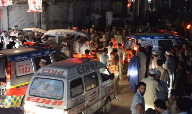 Pakistan'da mitinge canlı bomba saldırısı: 12 ölü, 35 yaralı