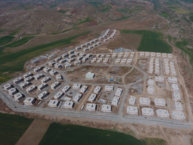 Silopi'de terör mağdurlarının konutları tamamlanma aşamasında