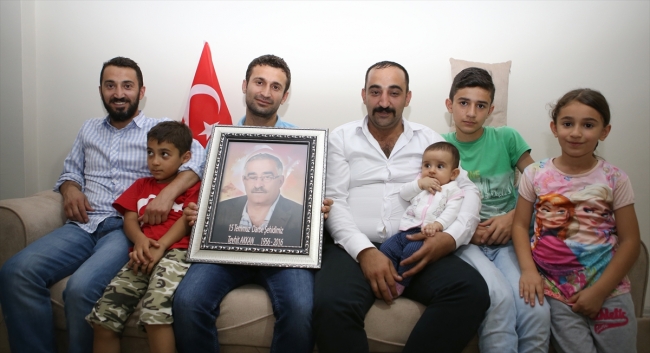 15 Temmuz'da iki kardeş gazi babaları şehit oldu
