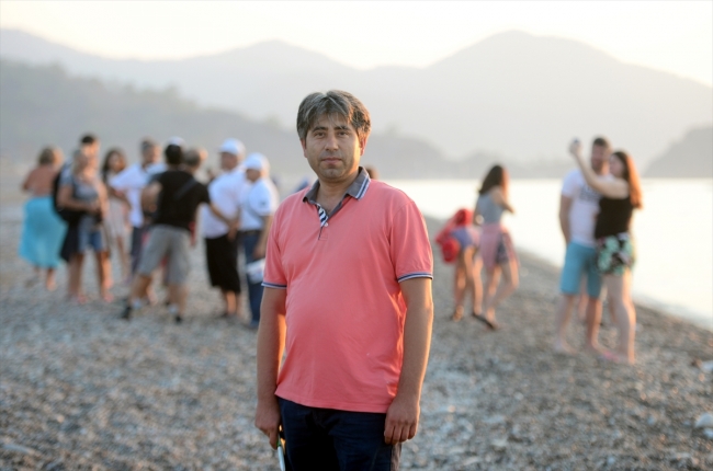 Caretta carettalar için yaşam nöbeti tutan muhtar