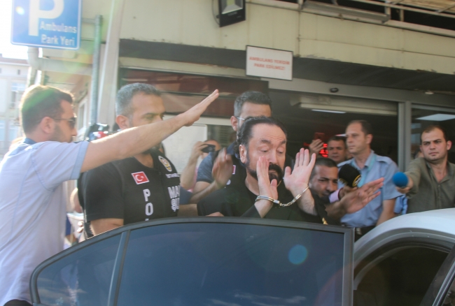 Adnan Oktar sağlık kontrolünden geçirildi